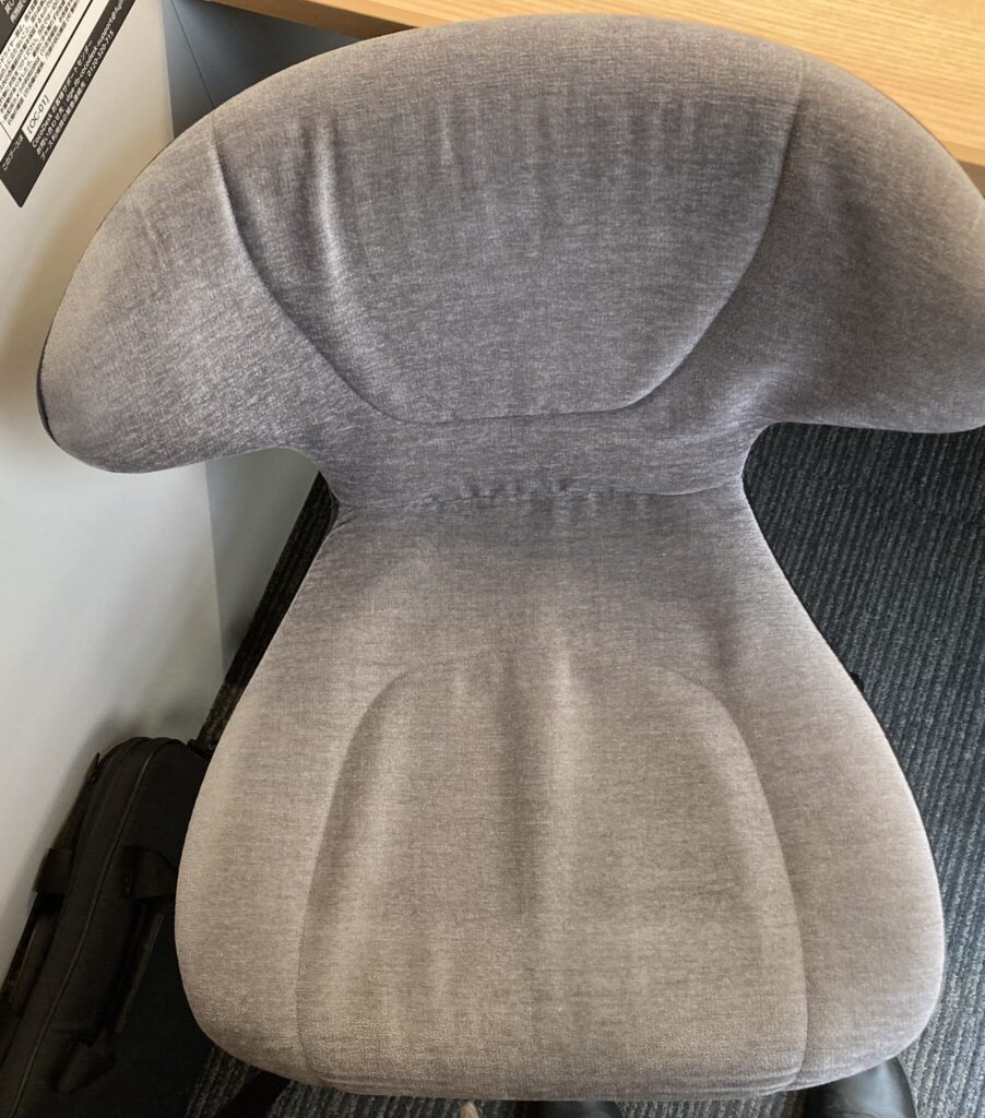 CocoDesk設置の椅子