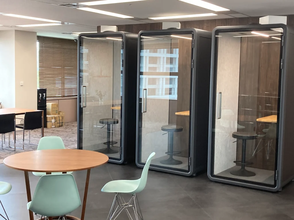 会議室が足りない原因は「サイズ」にある?会議難民を救う6つの方法