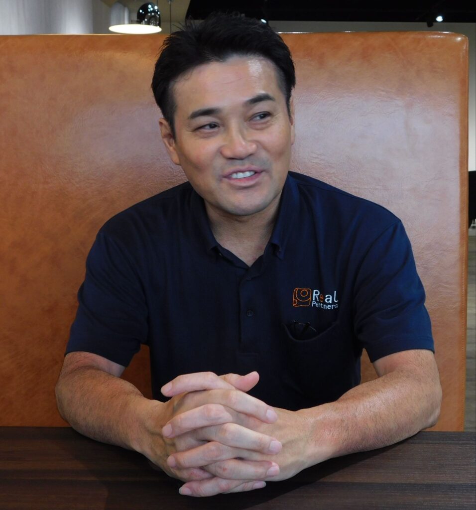 アイスペースの使い心地について話す岡崎さん
